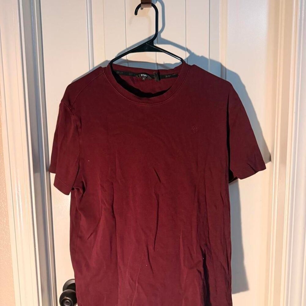 Dkny Women's Burgundy and Red T-shirt